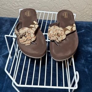 Coach Signature Jillian Flower Thong Sandals Size 6B Floral Flip Flops Slides